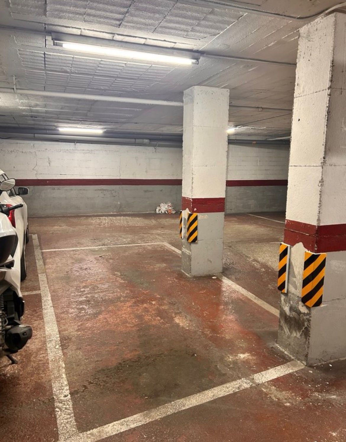 Parking space in Rambla de Badal, 48, Sants-Montjuïc, Barcelona — photo 1