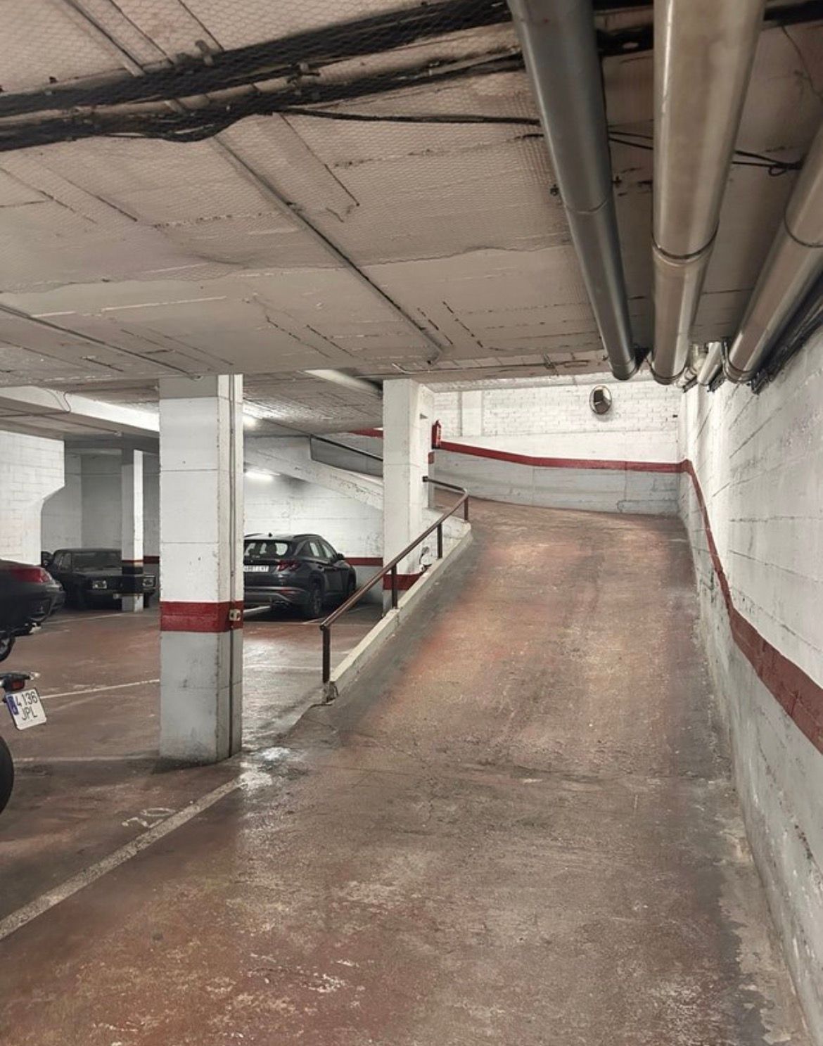 Parking space in Rambla de Badal, 48, Sants-Montjuïc, Barcelona — photo 4