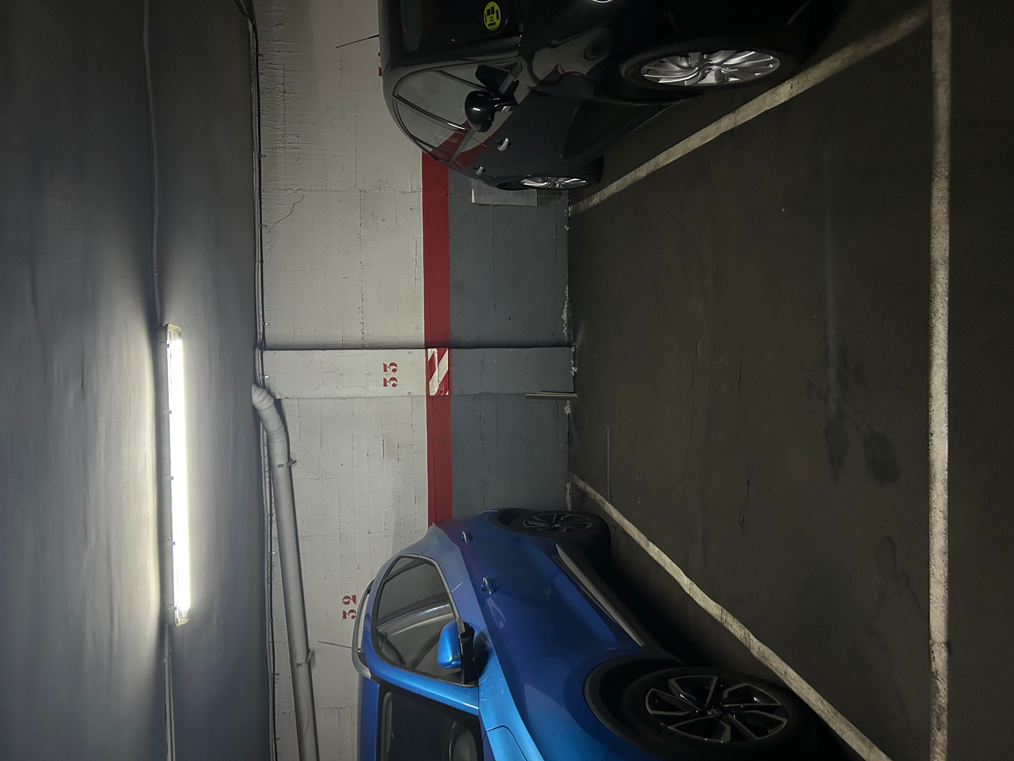 Parking space in Rambla de Badal, DE), 37, Sants-Montjuïc, Barcelona — photo 1