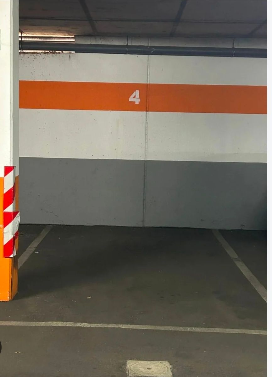 Parking space in Calle de Euterpe, 7, San Blas-Canillejas, Madrid — photo 1